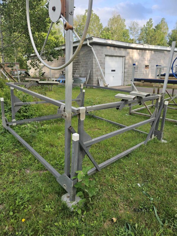 Hewitt cantilever 1000 LBS Capacity